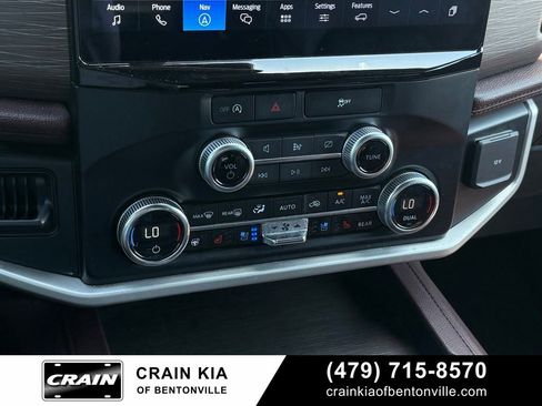 Used 2024 Ford Expedition Limited AWD/4WD image 15