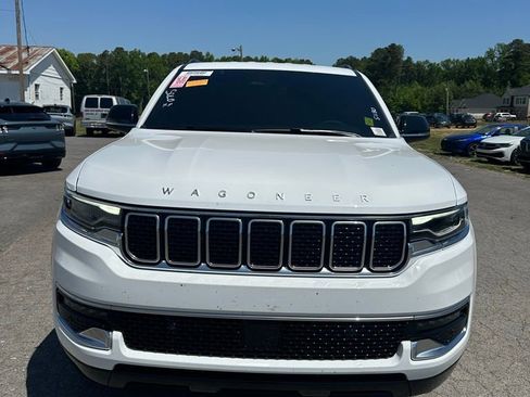 Used 2025 Jeep Wagoneer 4WD image 1