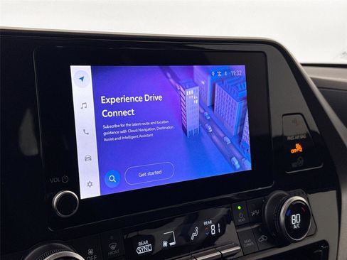 Certified 2023 Toyota Highlander XLE image 26