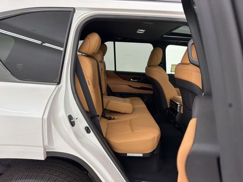 Used 2024 Lexus LX 600 4WD w/ Appearance Package image 33