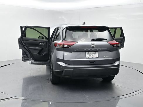Used 2024 Nissan Rogue SV AWD/4WD image 27