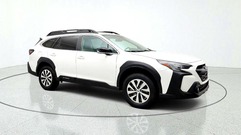 Used 2023 Subaru Outback Premium AWD/4WD image 3