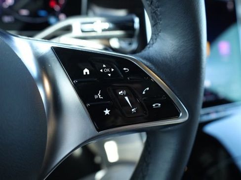 Certified 2025 Mercedes-Benz GLC 300 image 17