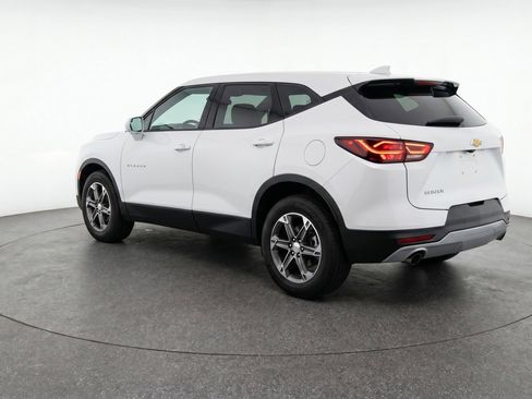Used 2025 Chevrolet Blazer LT FWD image 6