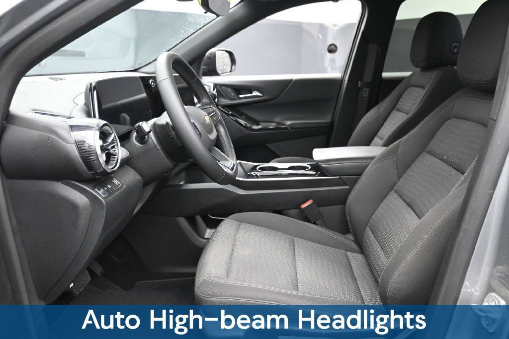 Used 2025 Chevrolet Equinox LT w/ Safety and Technology Package FWD image 17