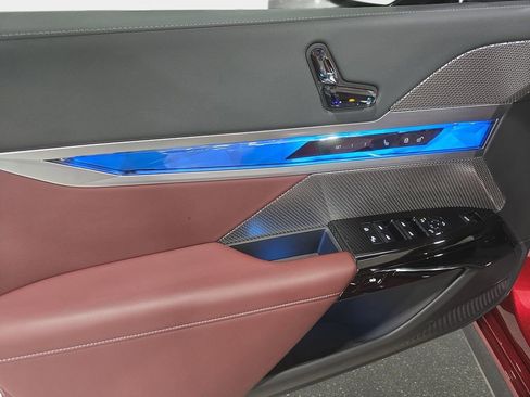 Certified 2023 BMW 740i RWD image 26