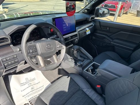 New 2026 Toyota 4Runner TRD Off-Road Premium AWD/4WD image 12