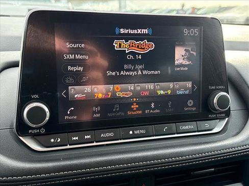 Used 2024 Nissan Rogue S image 13