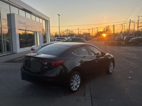 Used 2018 MAZDA MAZDA3 Touring image 11