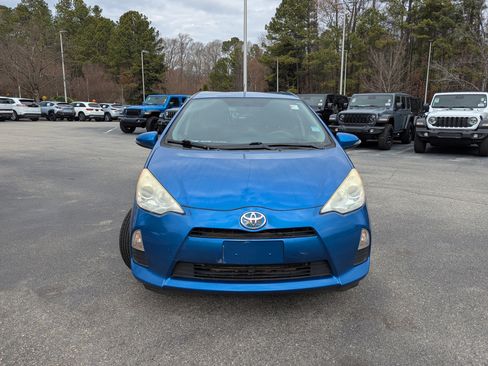 Used 2014 Toyota Prius C Two image 2