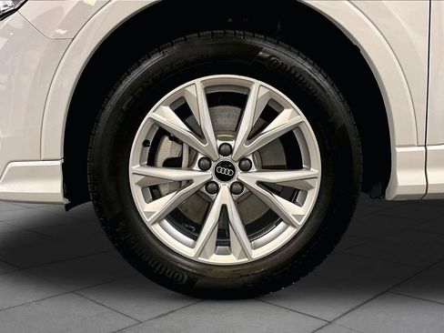 Certified 2025 Audi Q3 2.0T Premium w/ Convenience Package AWD/4WD image 11