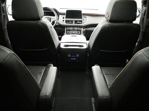 Used 2024 Chevrolet Tahoe Premier AWD/4WD image 32