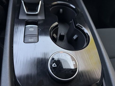 Certified 2025 Nissan Rogue S image 22