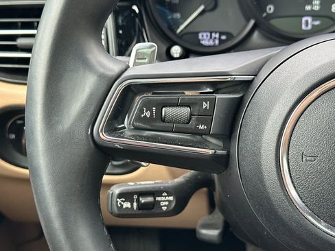 Certified 2025 Porsche Macan image 26