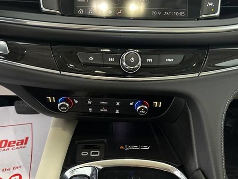 Used 2023 Buick Enclave Essence AWD/4WD image 6