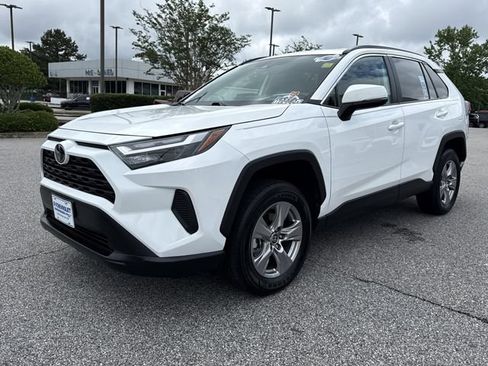 Used 2025 Toyota RAV4 XLE AWD/4WD image 7