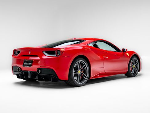 Used 2018 Ferrari 488 GTB RWD image 26