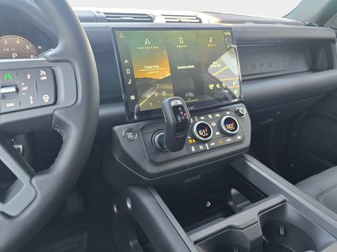 New 2026 Land Rover Defender 90 X-Dynamic SE AWD/4WD image 19