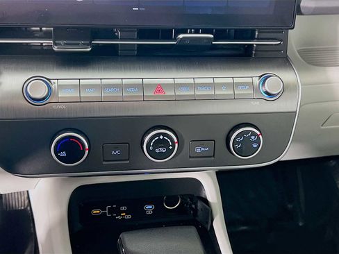 Certified 2024 Hyundai Kona SE image 15