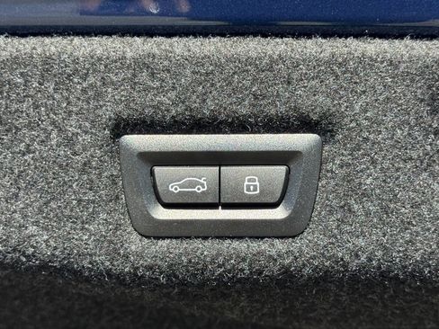 Used 2025 BMW 530i w/ Premium Package image 16