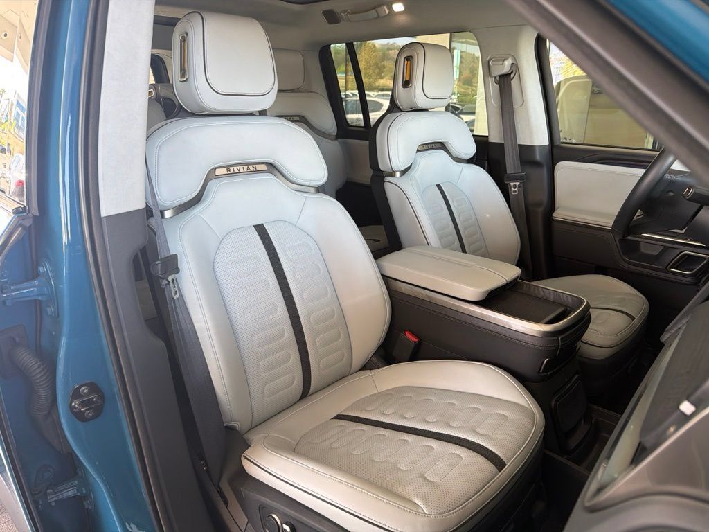 Used 2023 Rivian R1S Launch Edition Quad AWD/4WD image 15