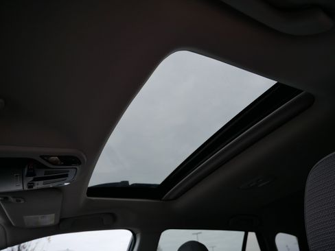 Used 2025 Subaru Outback Premium image 33