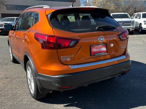 Used 2017 Nissan Rogue Sport SV w/ SV Premium Package image 7