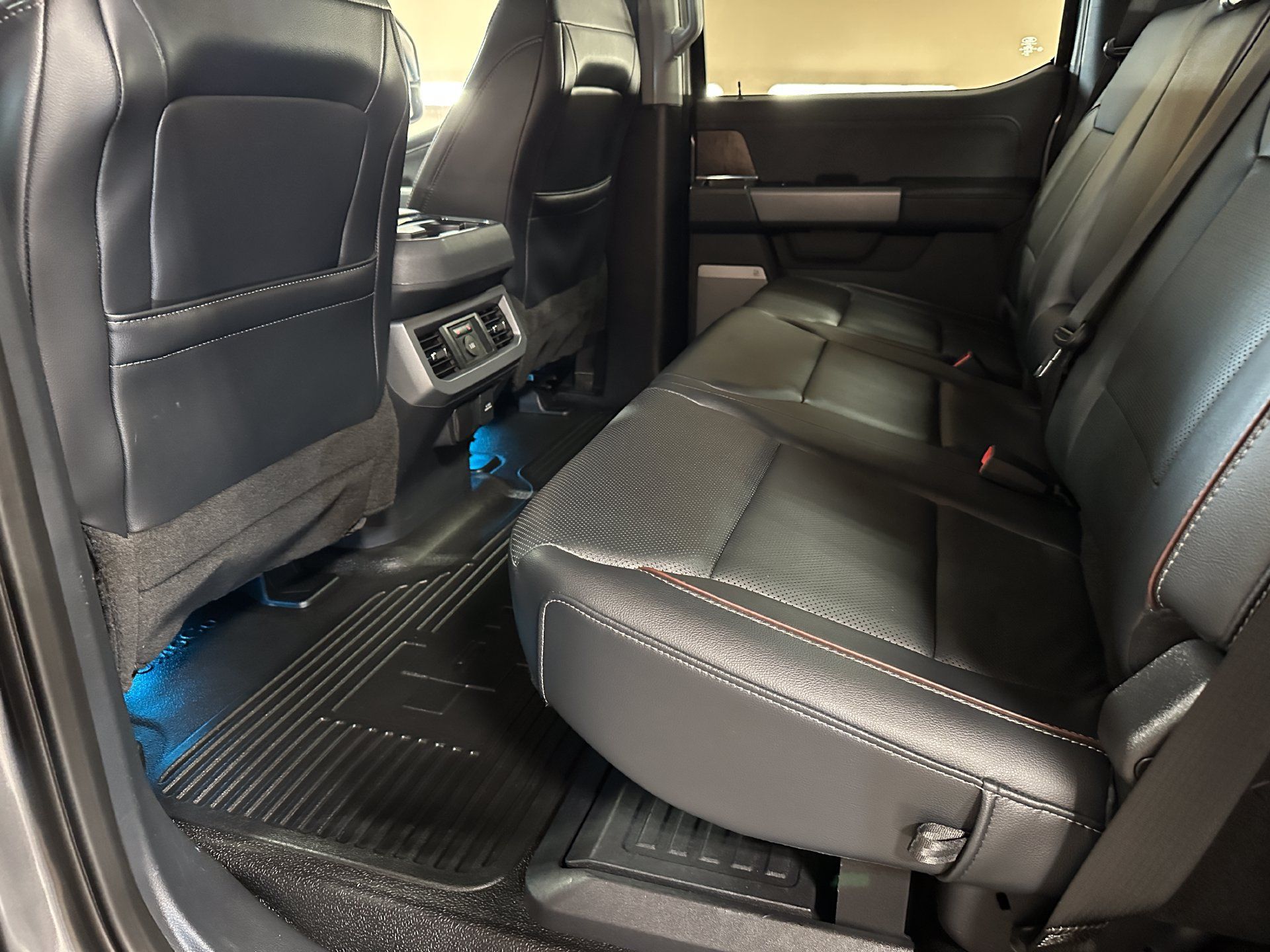Used 2024 Ford F350 Lariat AWD/4WD image 13