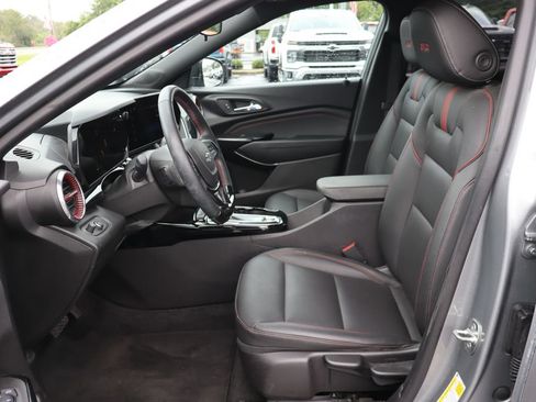 Used 2024 Chevrolet Trax RS FWD image 4