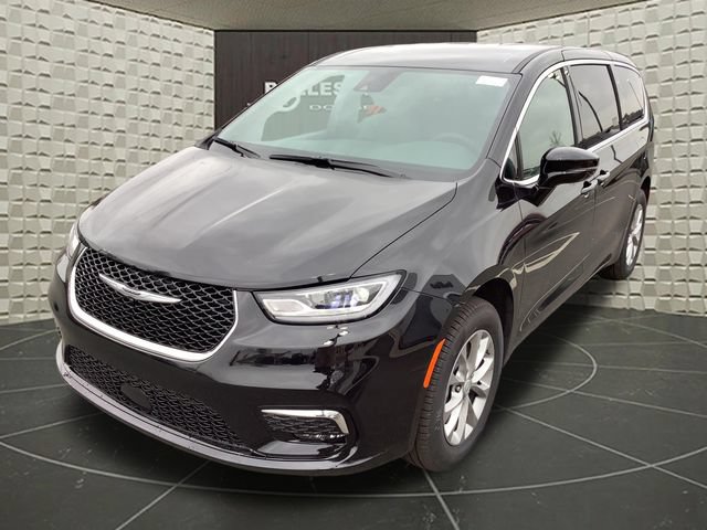 New 2026 Chrysler Pacifica Select AWD/4WD image 4