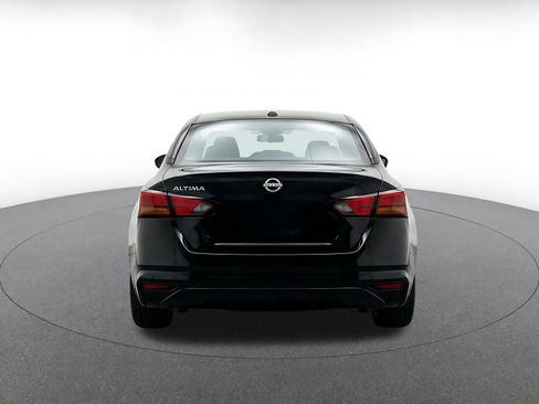 Used 2025 Nissan Altima 2.5 SV FWD image 8