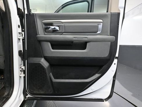 Used 2017 RAM 1500 Classic SLT image 35