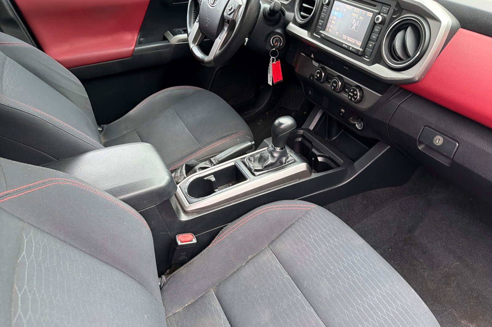 Used 2019 Toyota Tacoma SR5 RWD image 19