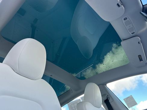 Used 2023 Tesla Model 3 Standard Range image 18