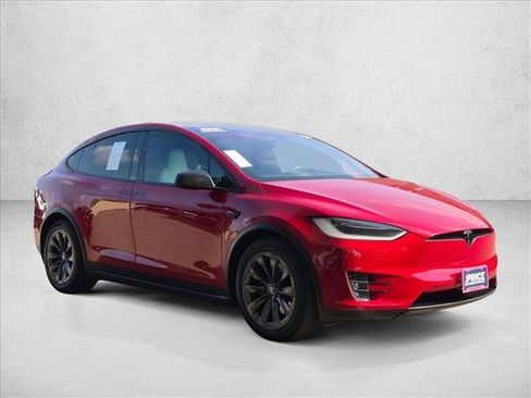 Used 2019 Tesla Model X 75D AWD/4WD image 3
