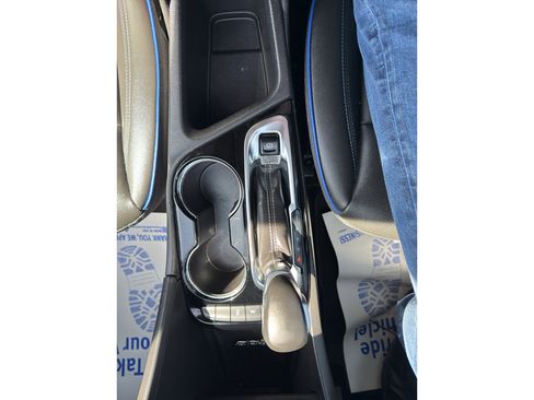 Used 2025 Buick Encore GX Sport Touring w/ Advanced Technology Package image 17