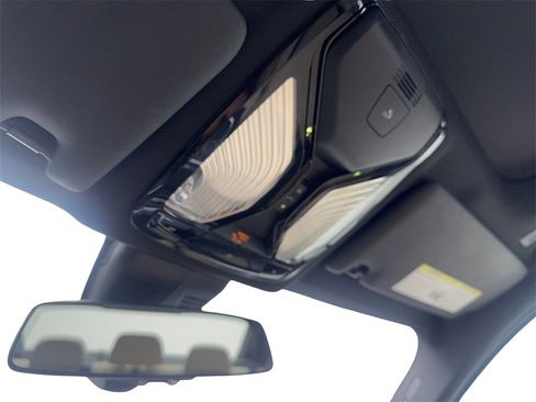 Used 2023 BMW 330i Sedan w/ Driving Assistance Package image 73