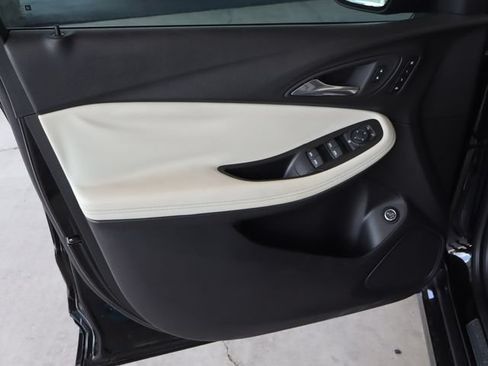 Used 2022 Buick Encore GX Essence w/ Advanced Technology Package FWD image 17