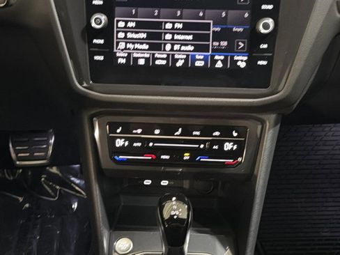 Certified 2024 Volkswagen Tiguan SE R-Line w/ MDO Package, Three-Row image 33