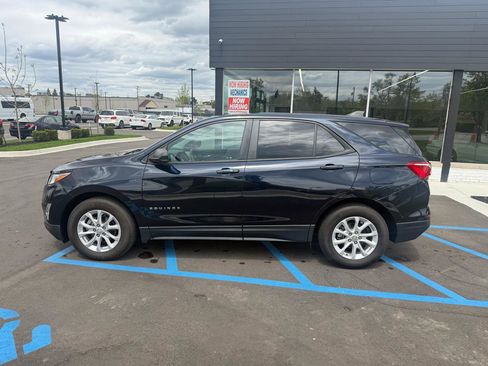 Used 2021 Chevrolet Equinox LS w/ LS Convenience Package FWD image 8