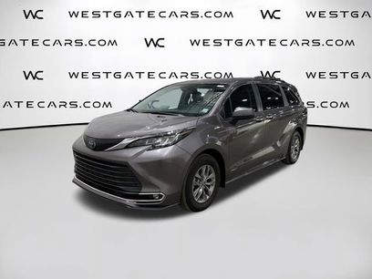 Used 2021 Toyota Sienna XLE