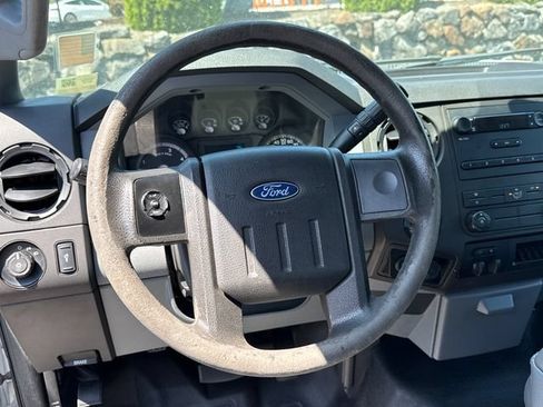 Used 2016 Ford F250 XL w/ Camper Package RWD image 13