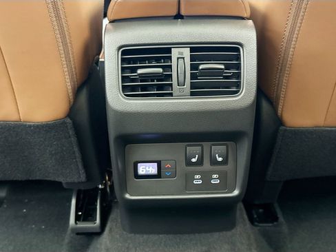 Used 2024 Nissan Rogue Platinum w/ Platinum Premium Package FWD image 32