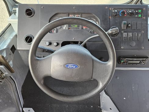 Used 2013 Ford E-350 and Econoline 350 Super Duty w/ Air Conditioning Prep Pkg image 27