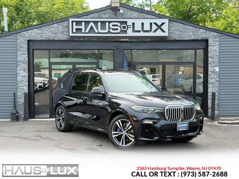 Used 2021 BMW X7 xDrive40i w/ M Sport Package AWD/4WD image 1