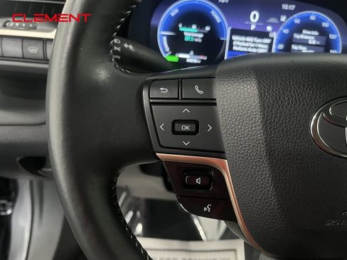 Used 2024 Toyota Crown Limited image 10