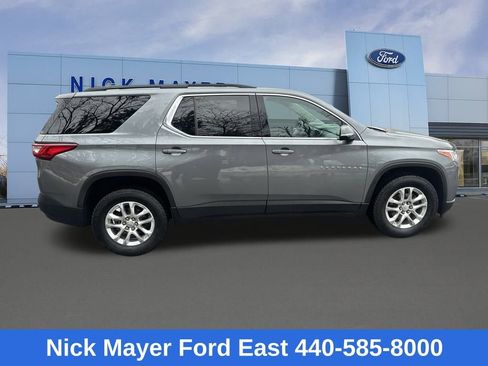 Used 2020 Chevrolet Traverse LT image 8