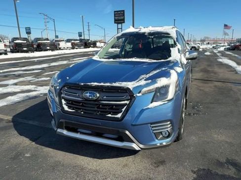 Used 2023 Subaru Forester Touring image 3