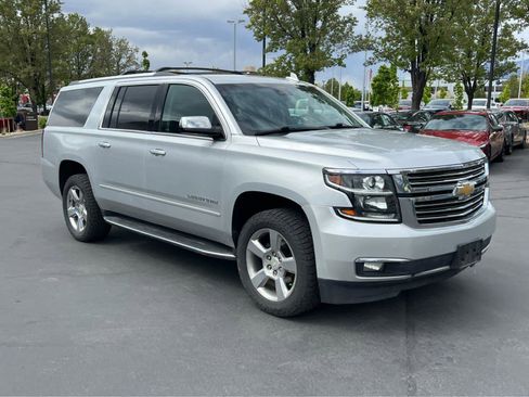 Used 2020 Chevrolet Suburban Premier AWD/4WD image 5