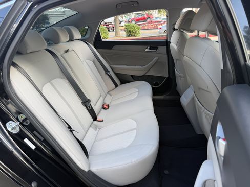 Used 2016 Hyundai Sonata SE FWD image 14